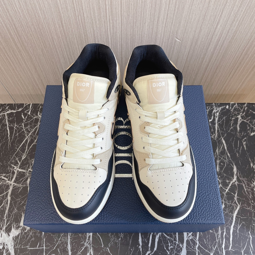 UA D10r B57 Mid-Top Sneaker