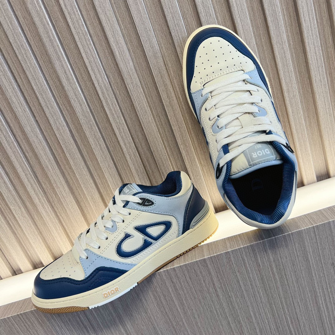 UA D10r B57 Low-Top Sneaker