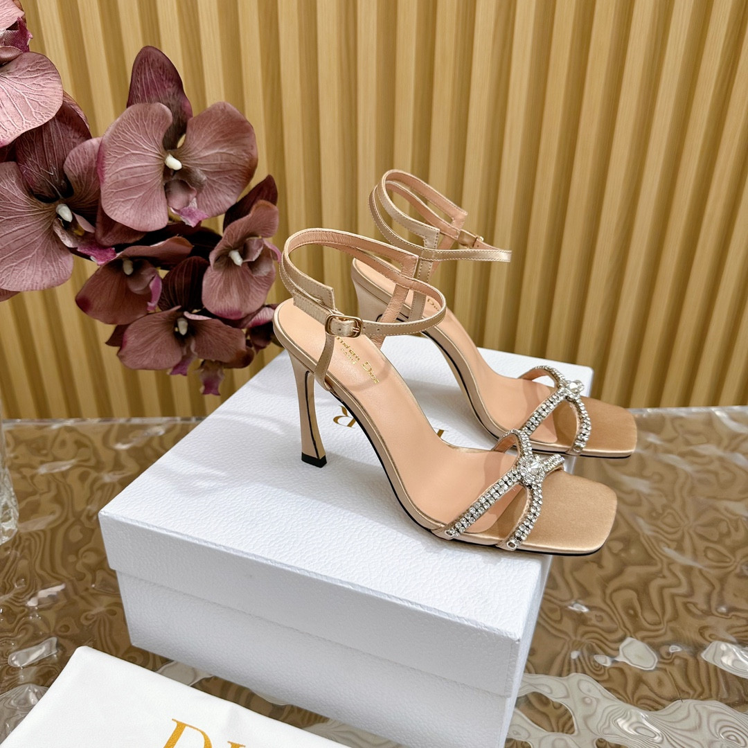 UA D10r Slingback Pump