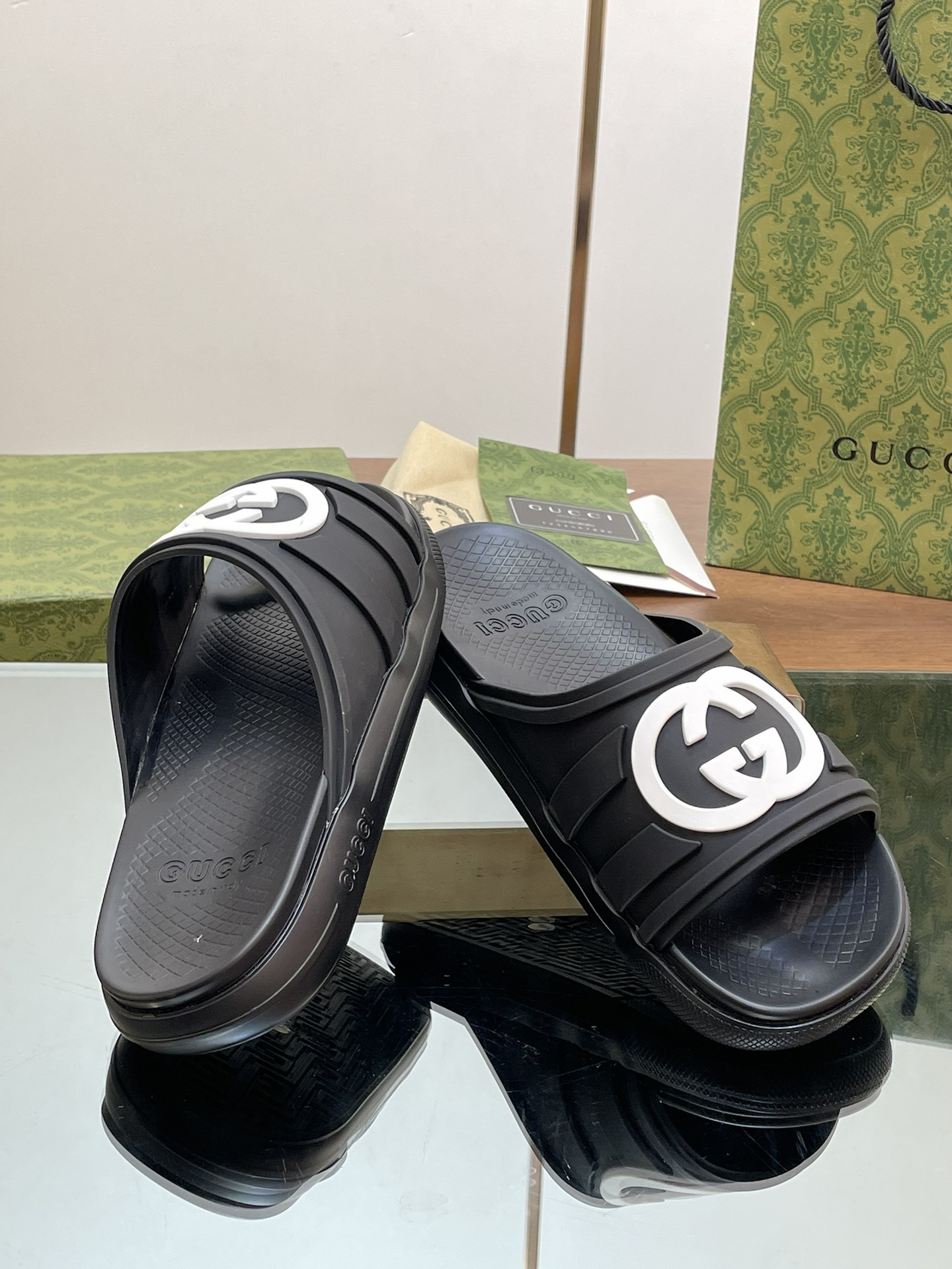 UA Gvc*1 INTERLOCKING G SLIDE SANDAL