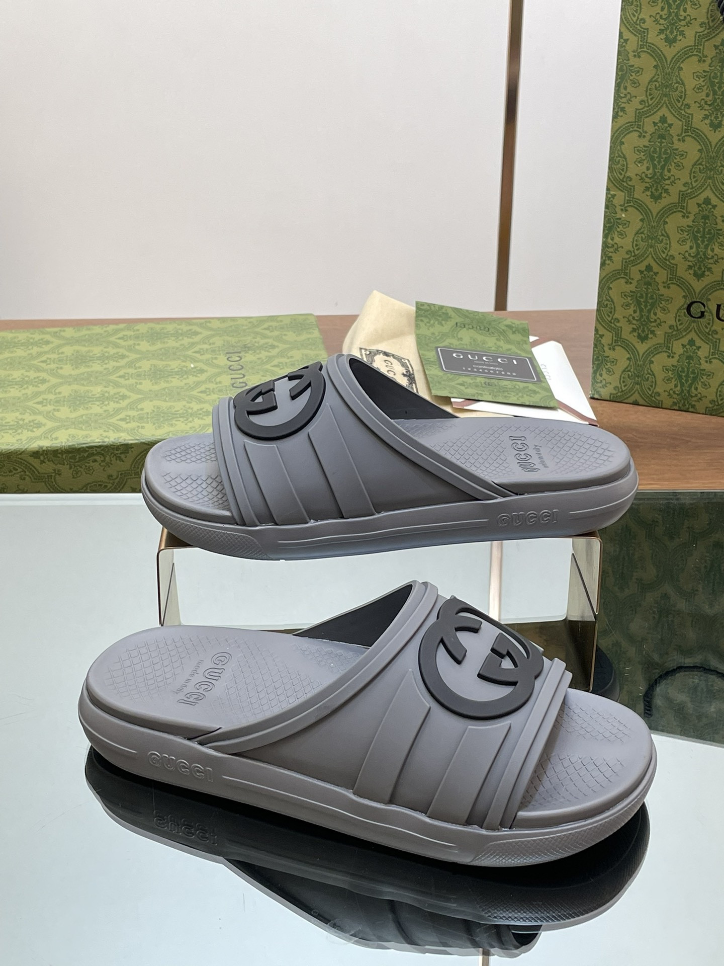 UA Gvc*1 INTERLOCKING G SLIDE SANDAL