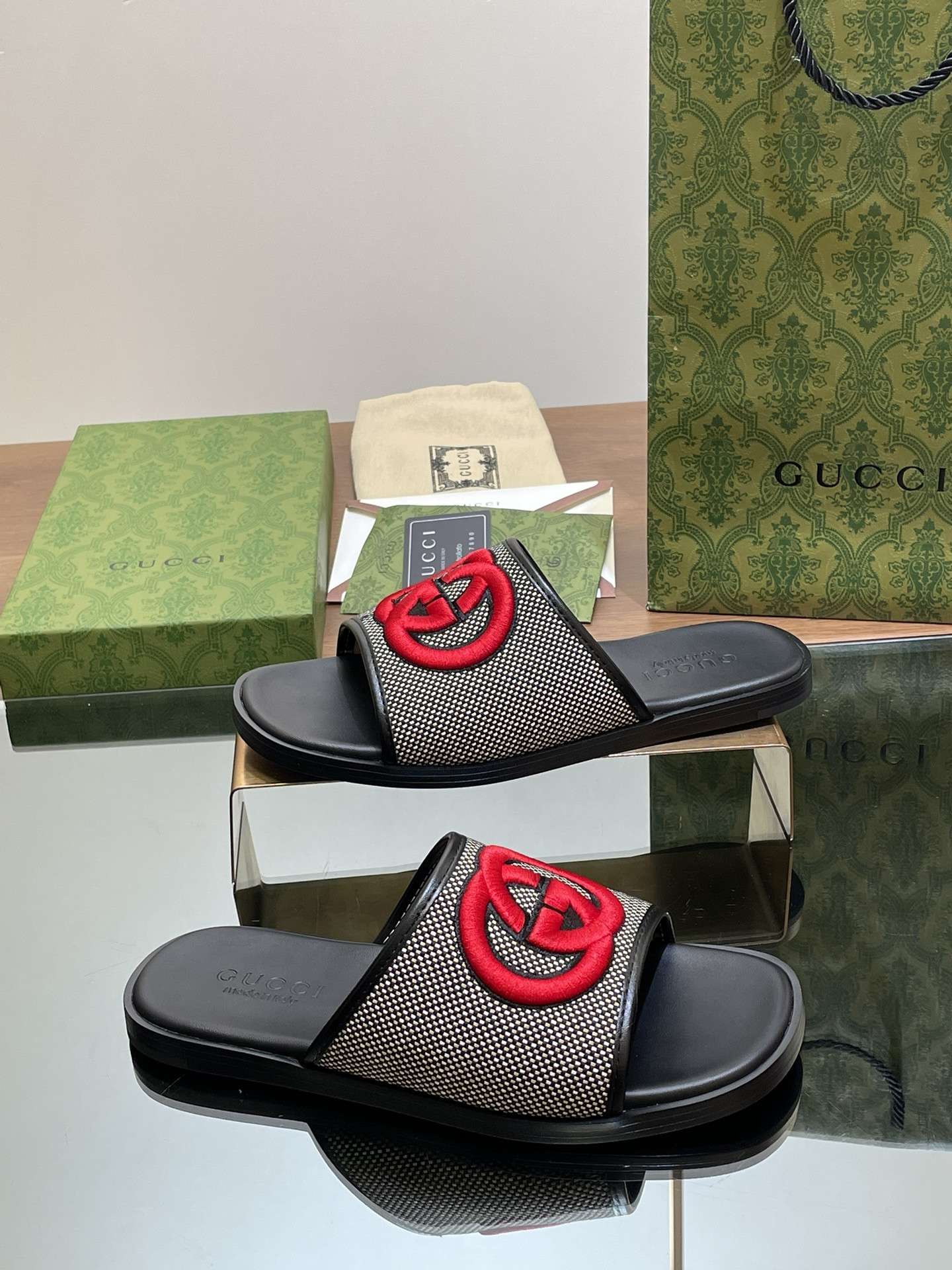 UA Gvc*1 INTERLOCKING G SLIDE SANDAL