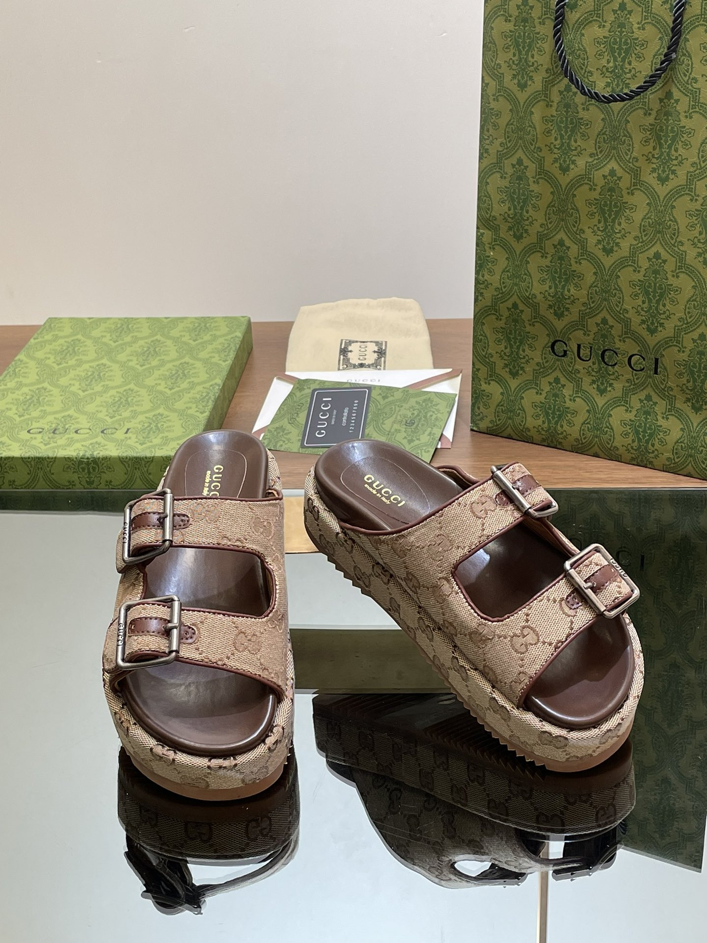 UA Gvc*1  SANDAL WITH DOUBLE G