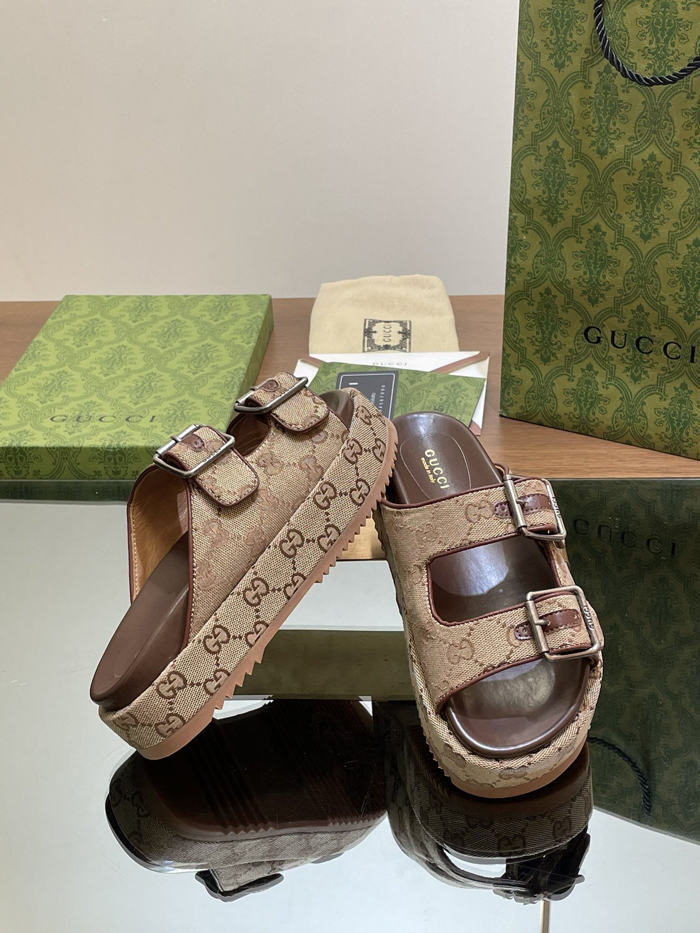 UA Gvc*1  SANDAL WITH DOUBLE G