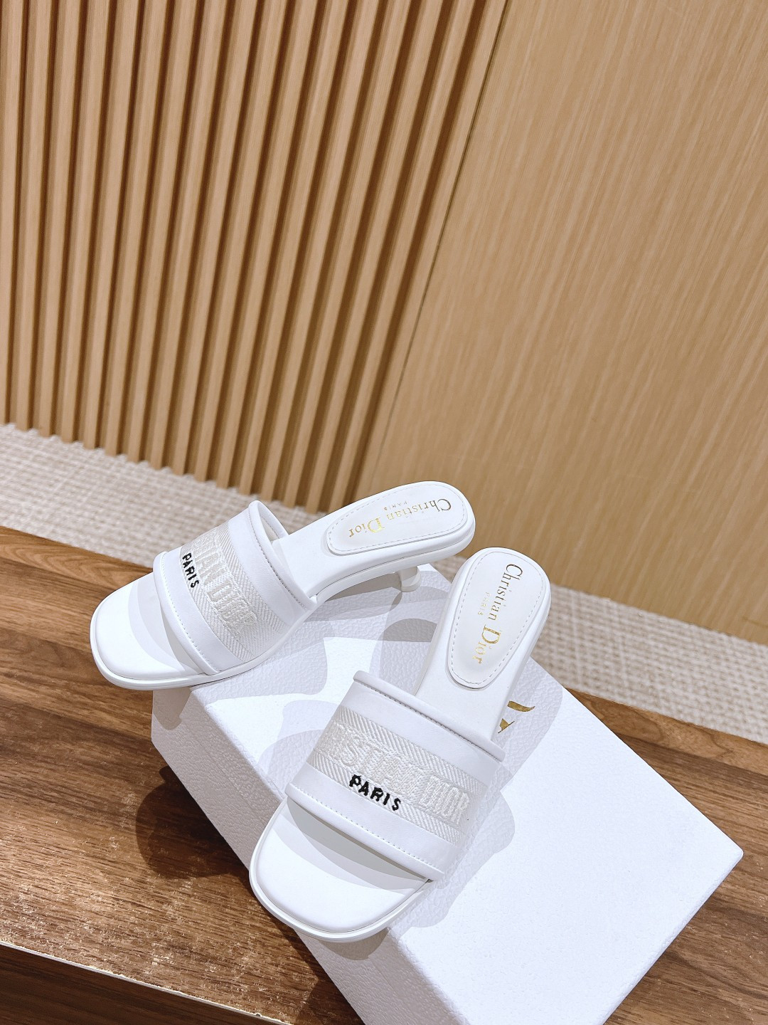 D10r Dway Heeled Slide