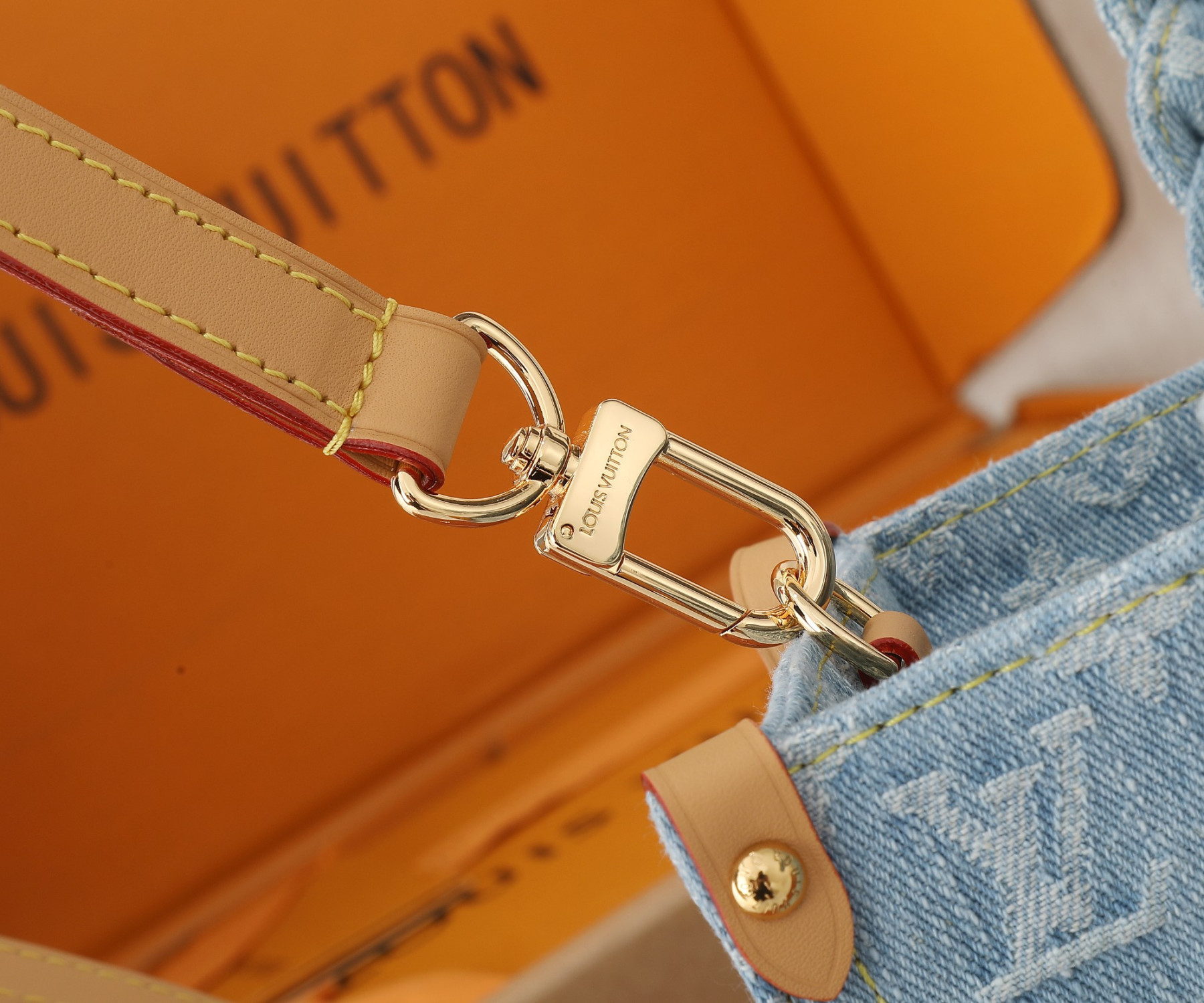 LV Let Go PM M42897  11 x 9.1 x 4.1 in