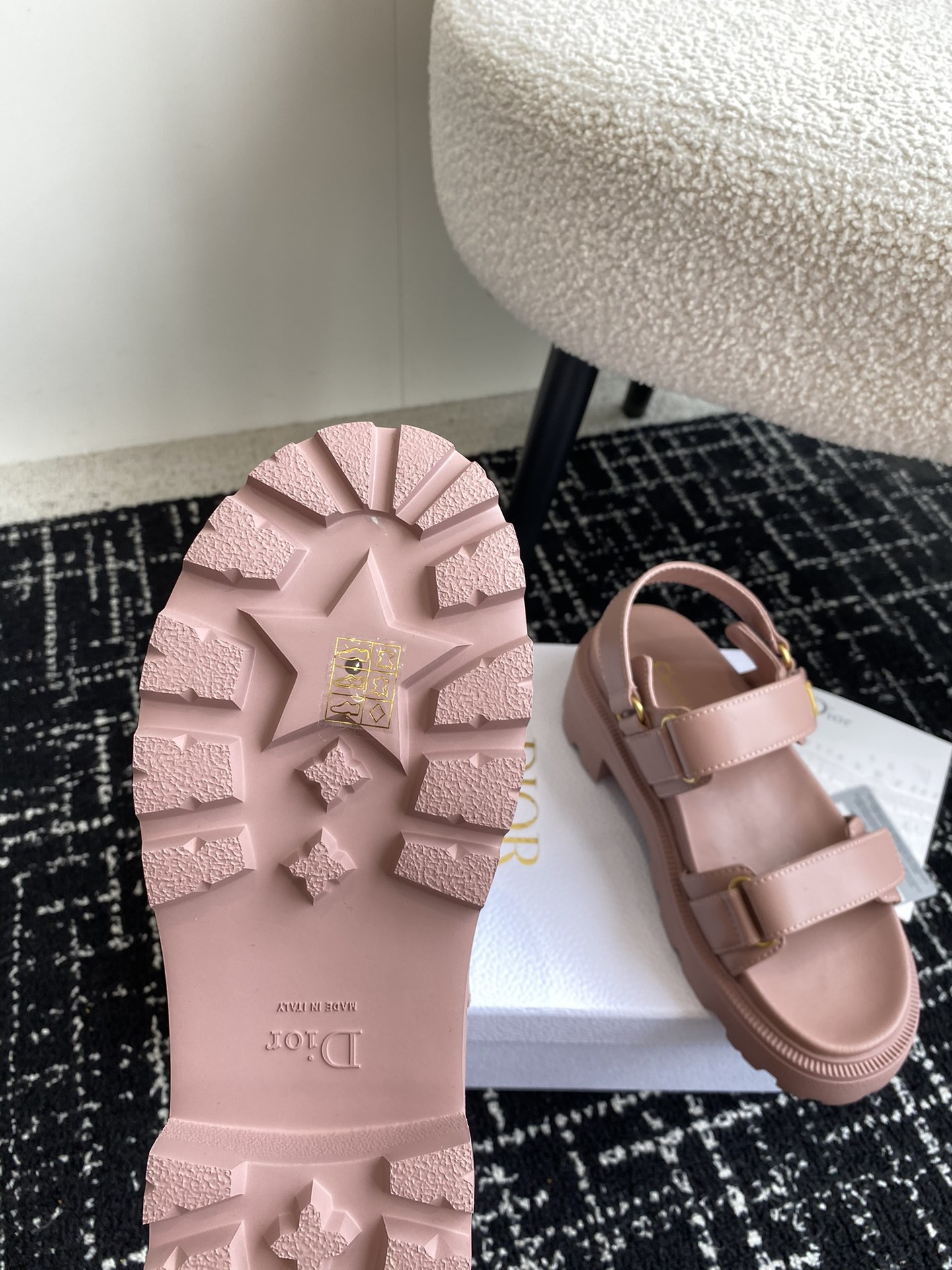 UA D10ract Platform Sandal