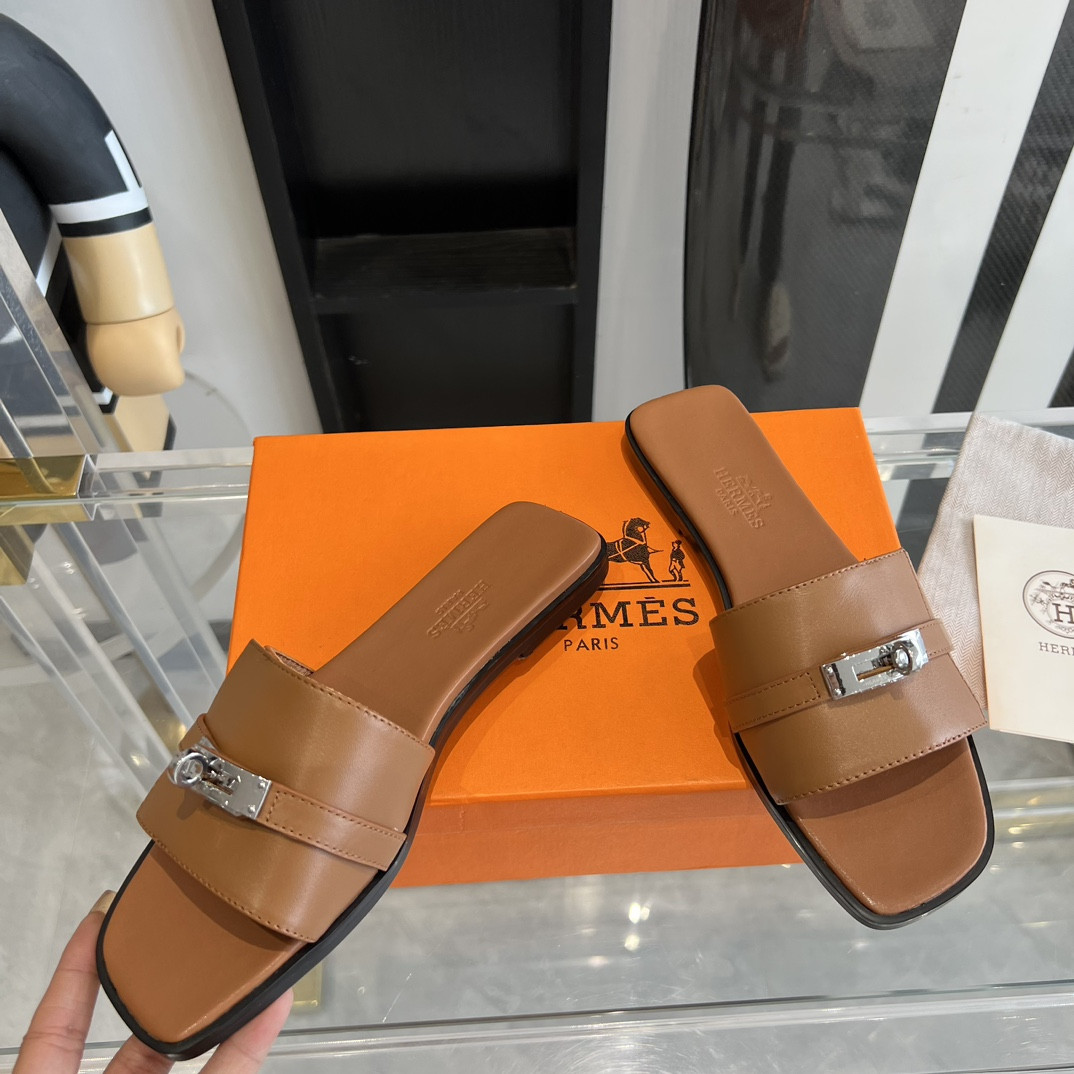 UA H**me5 Giulia sandal