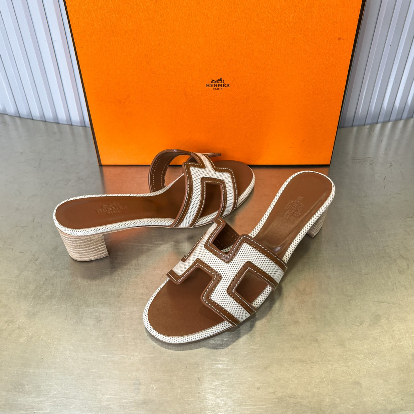 UA H**me5 Oasis sandal