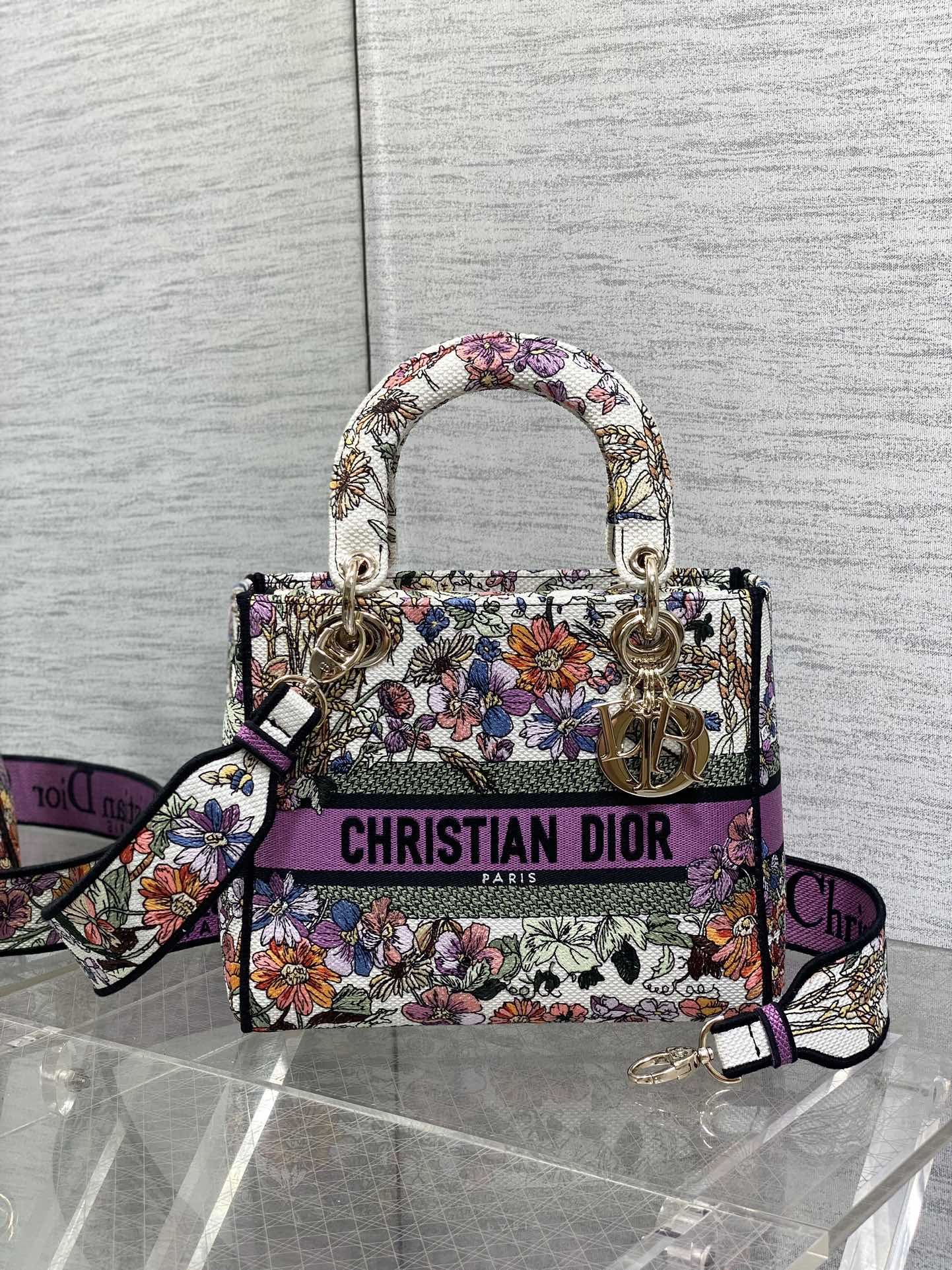 Medium Lady D10r Bag  White Multicolor D10r 4 Saisons Été Embroidery 24 x 20 x 12 cm