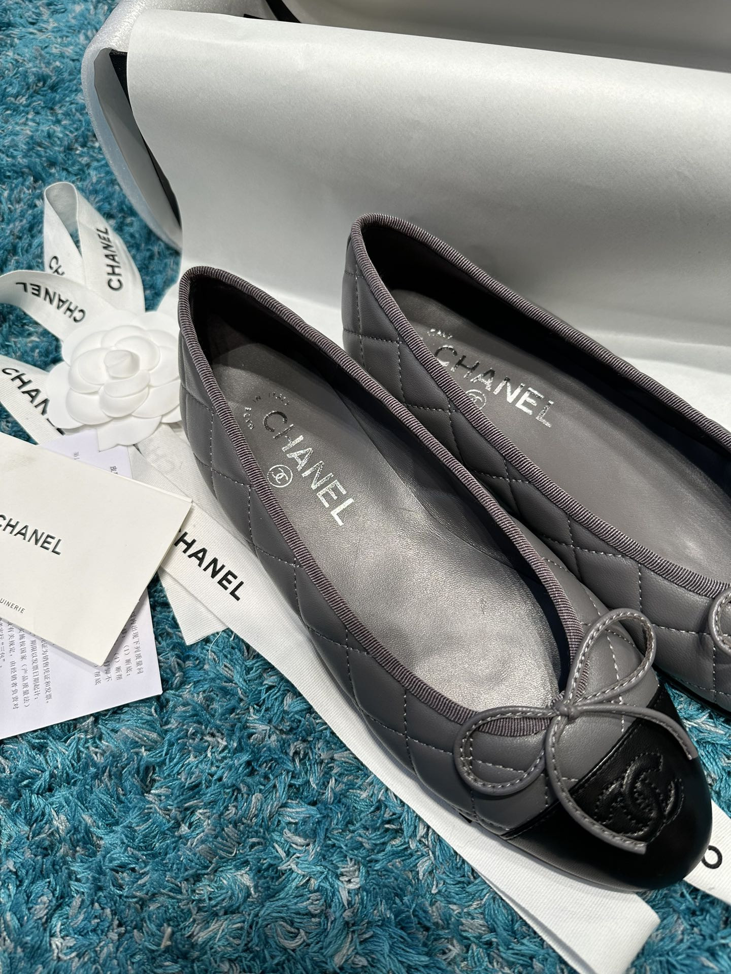 UA Ch**el BALLET FLATS