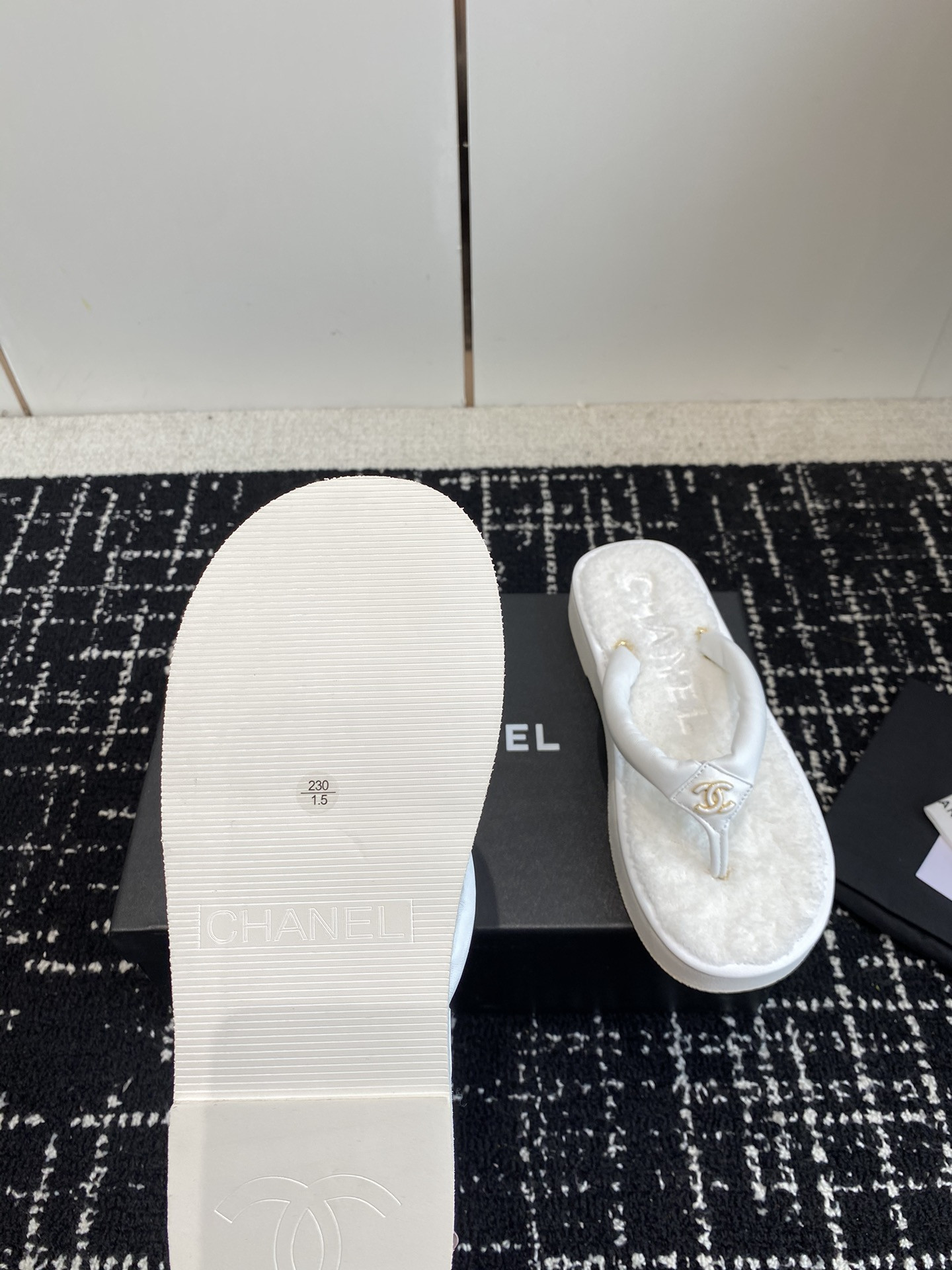 UA Ch**el THONGS