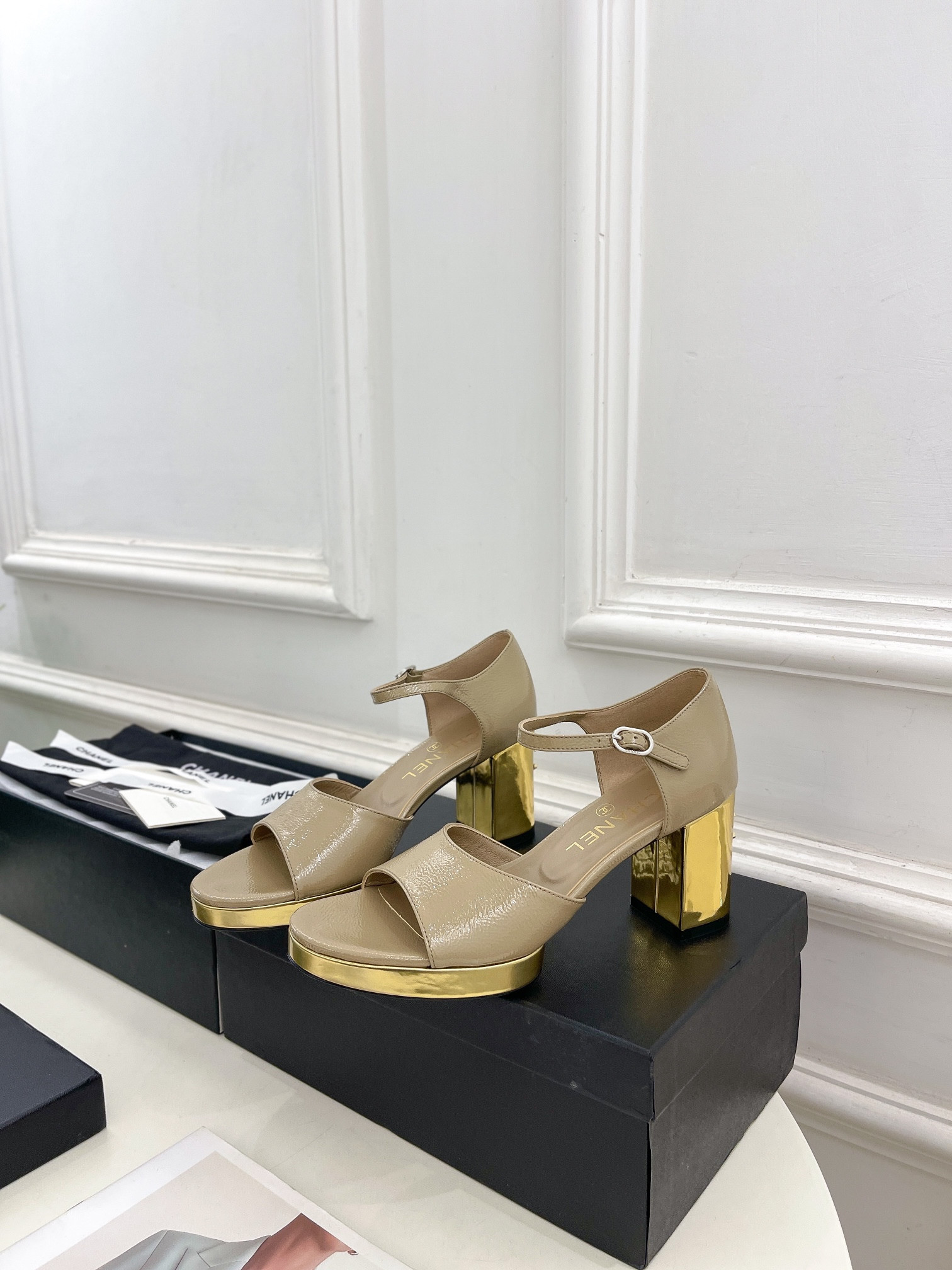 UA Ch**el HEELED SANDALS