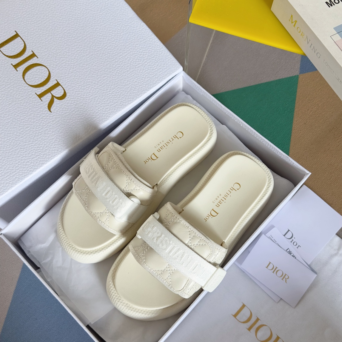 UA D10riviera Dio(r)evolution Slide White