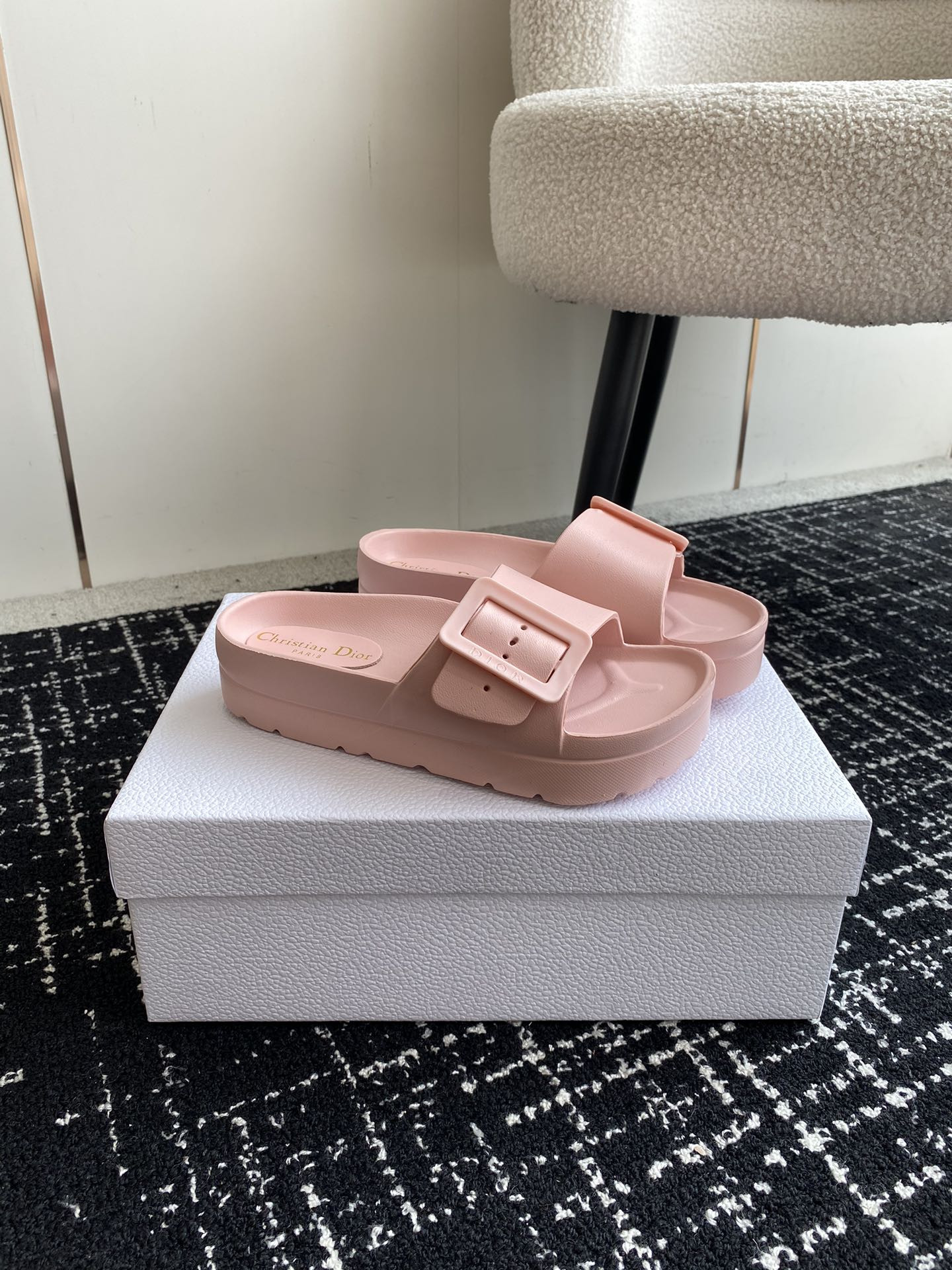 UA D10r Slide