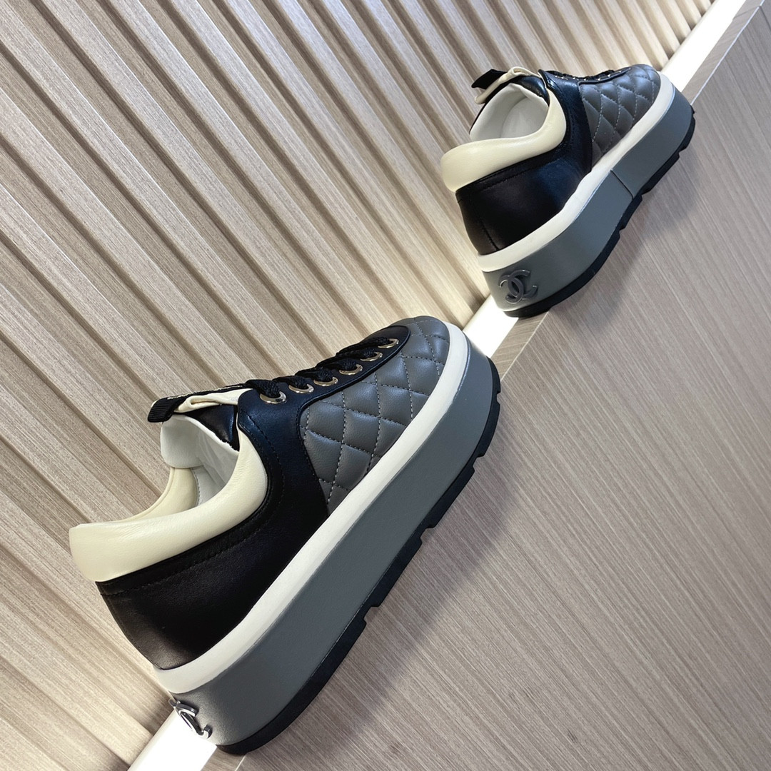UA Ch**el SNEAKERS