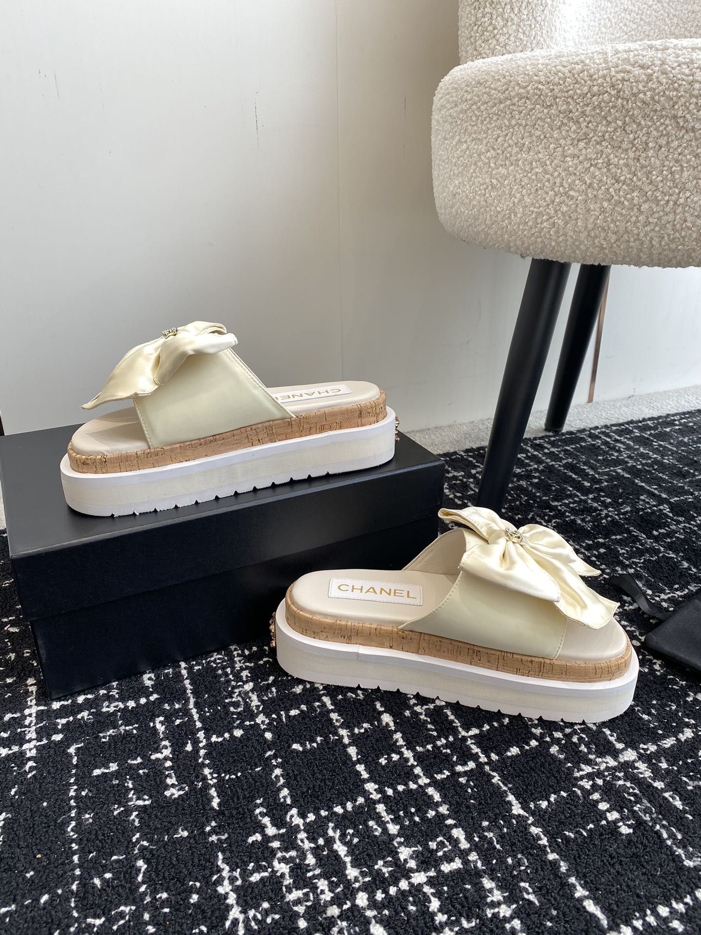 UA Ch**el PLATFORM SLIDES