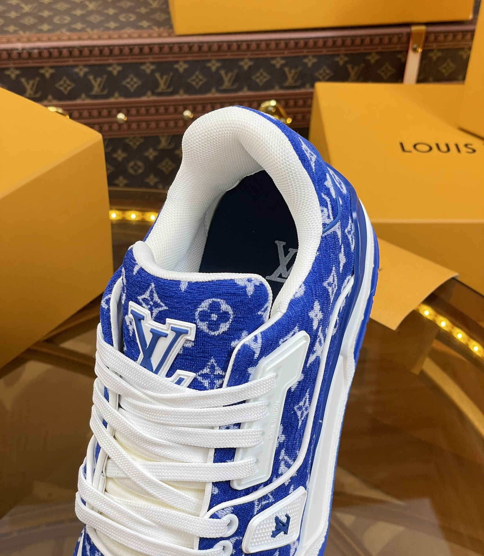 UA LV Trainer Sneaker