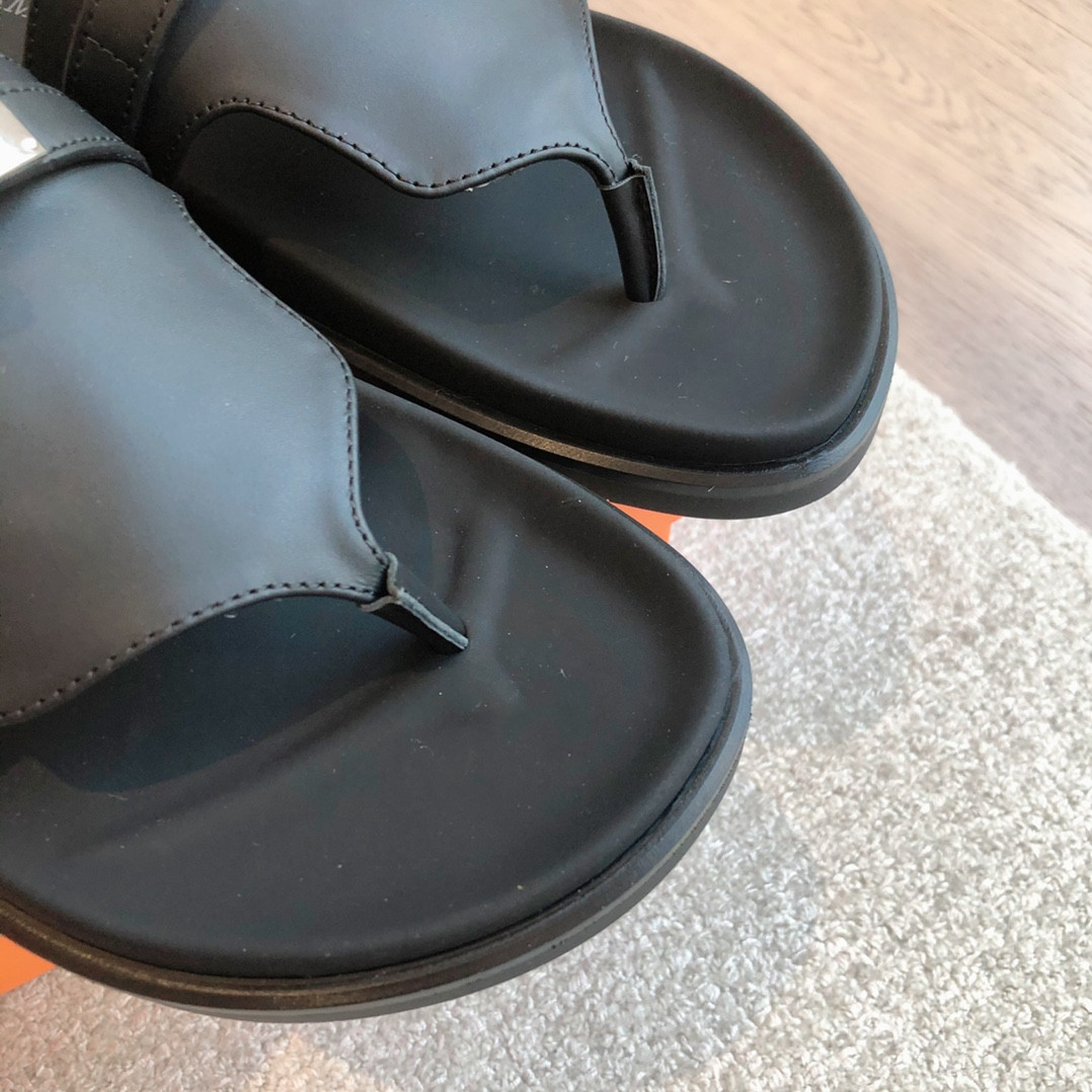 UA H**me5 Empire Sandal