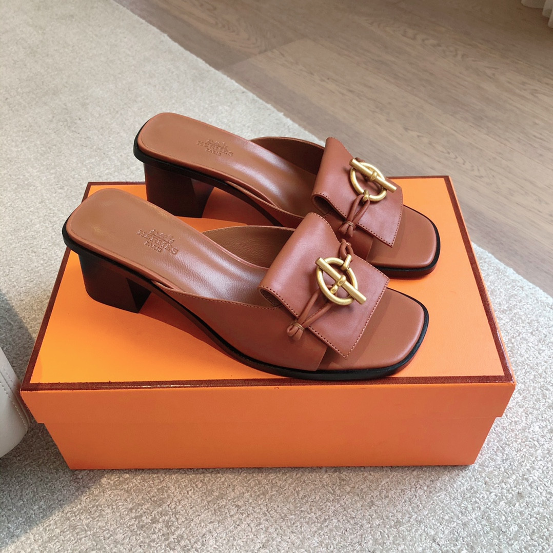 UA H**me5 Isle sandal