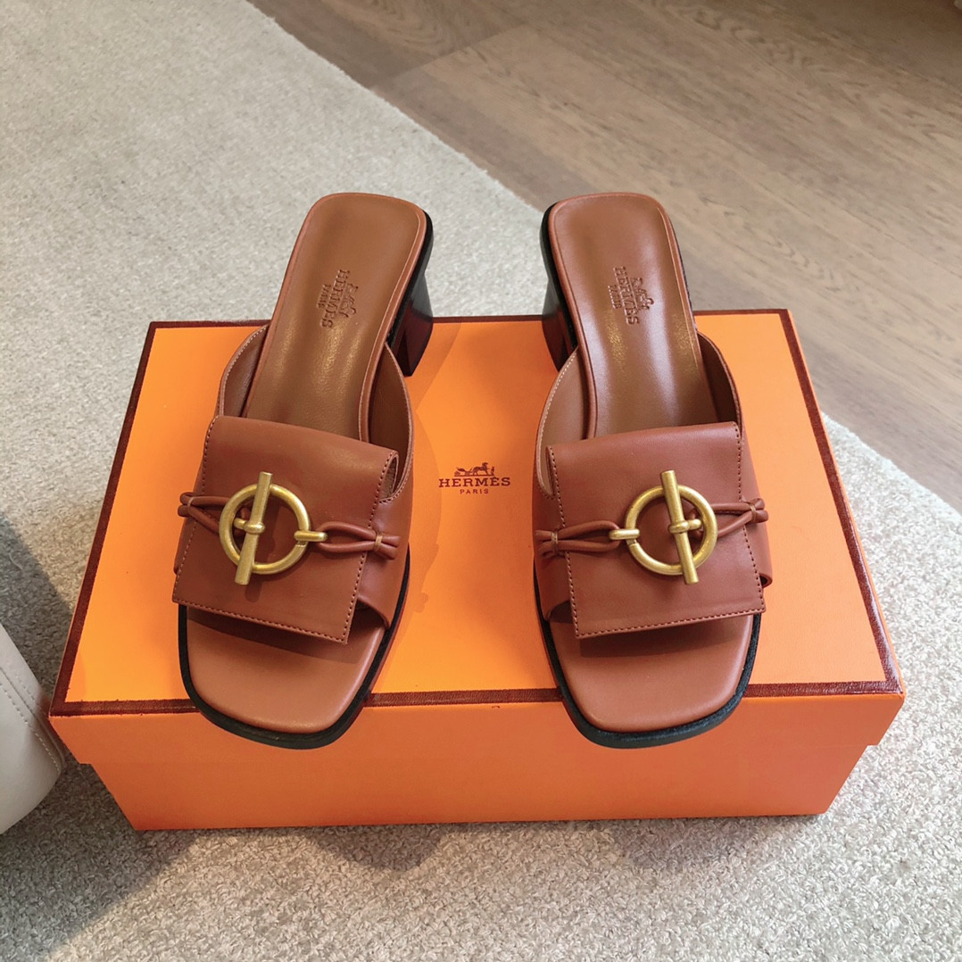 UA H**me5 Isle sandal