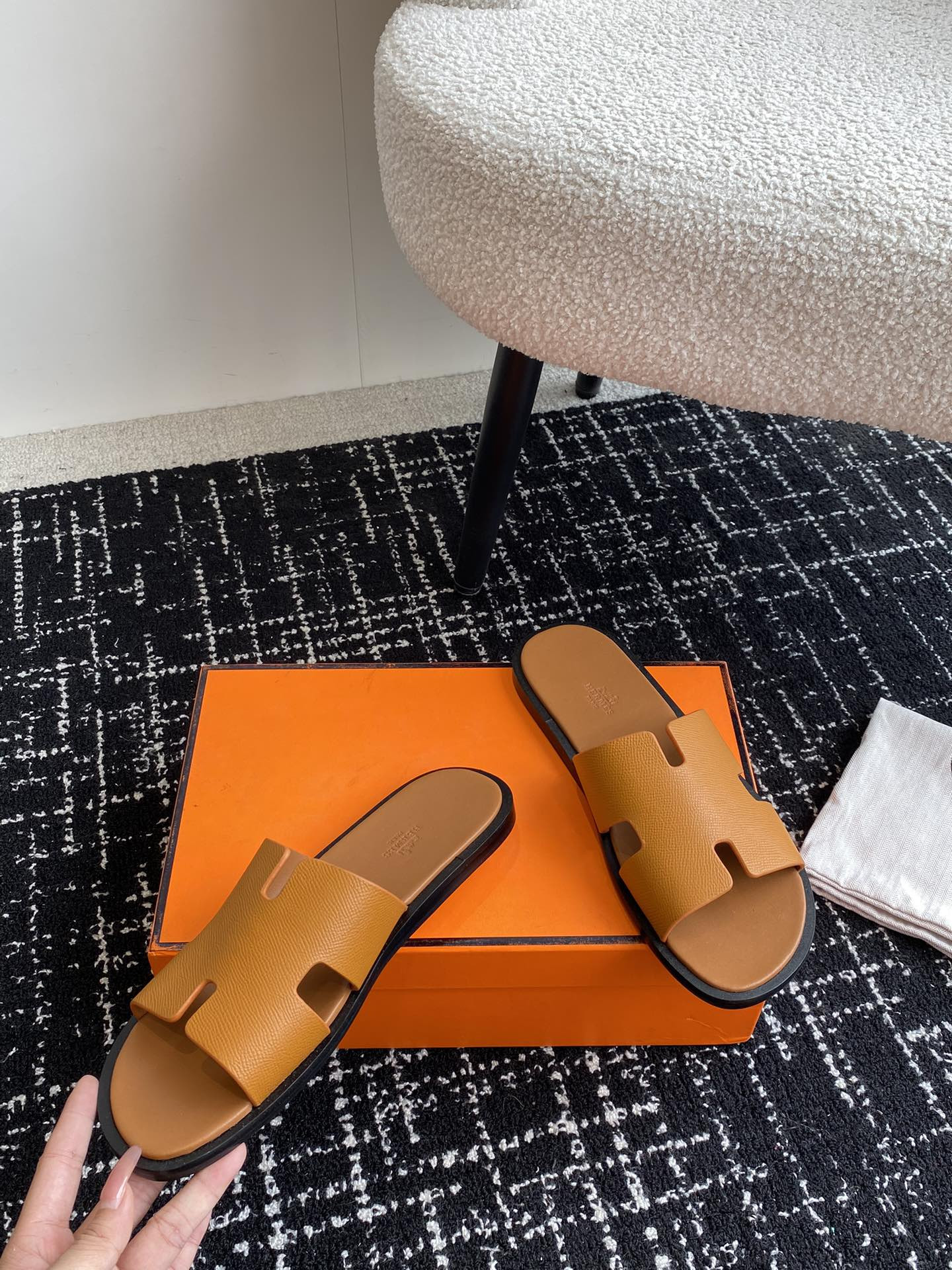UA H**me5 Izmir sandal