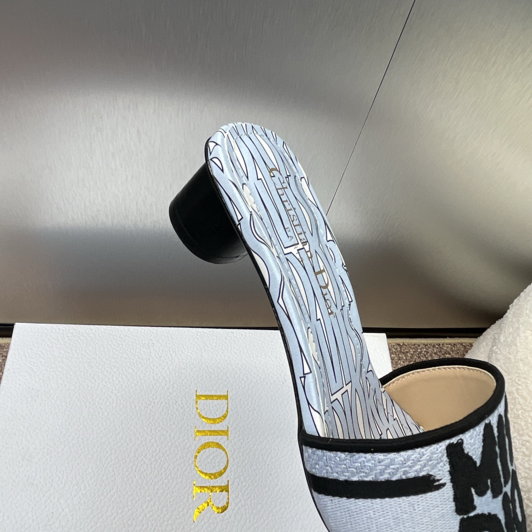 UA D10r Dway Heeled Slide