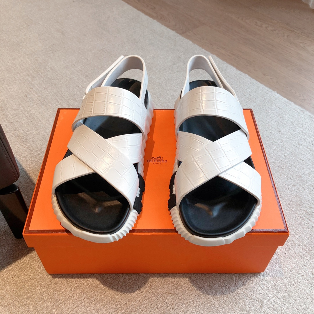 UA H**me5 Electric sandal