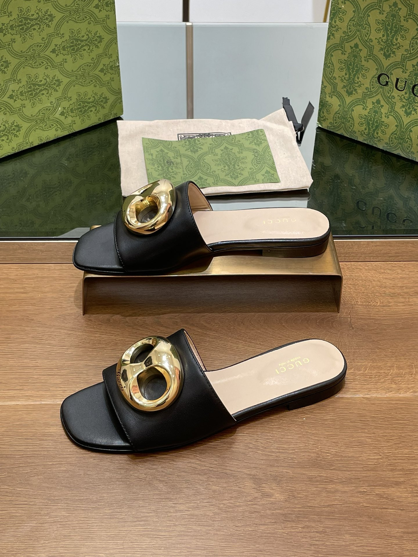 UA Gvc*1 MARINA CHAIN SLIDE