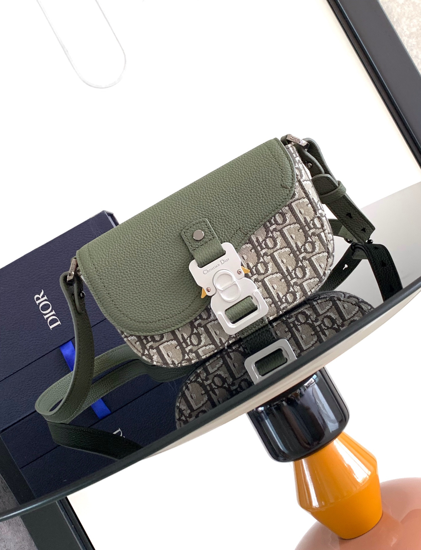 D10r Saddle Messenger Bag 19.5x13x4.3cm