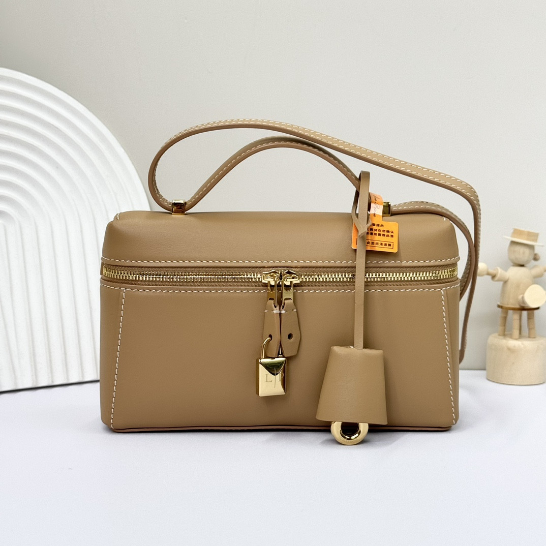 L0r0 P1ana Extra Pocket L19 11 x 19 x 6.5 cm