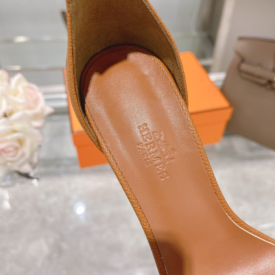 UA H**me5 Heeled Sandal