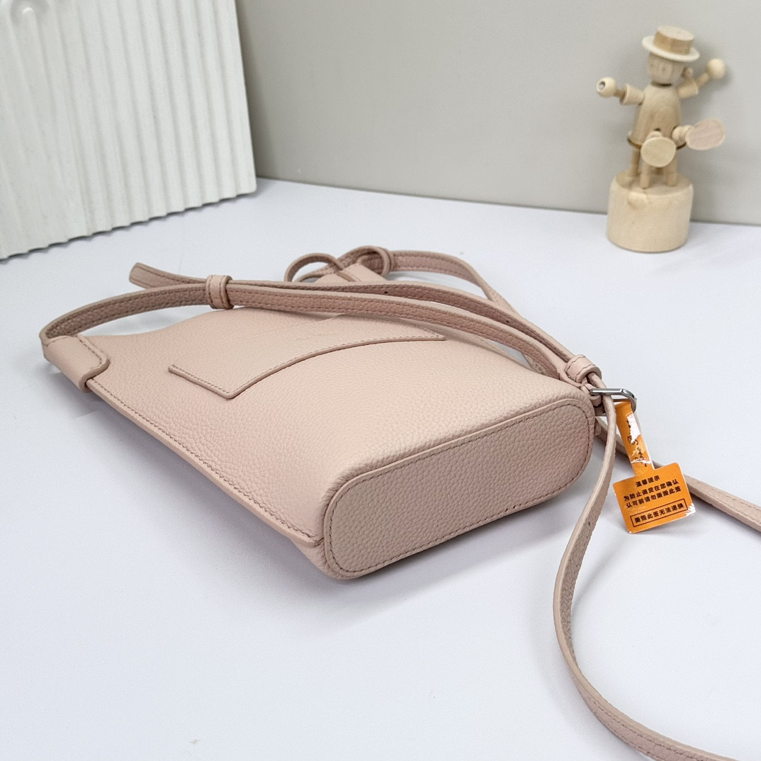 L0r0 P1ana Mini Bale Bag Calfskin 20x15x4cm