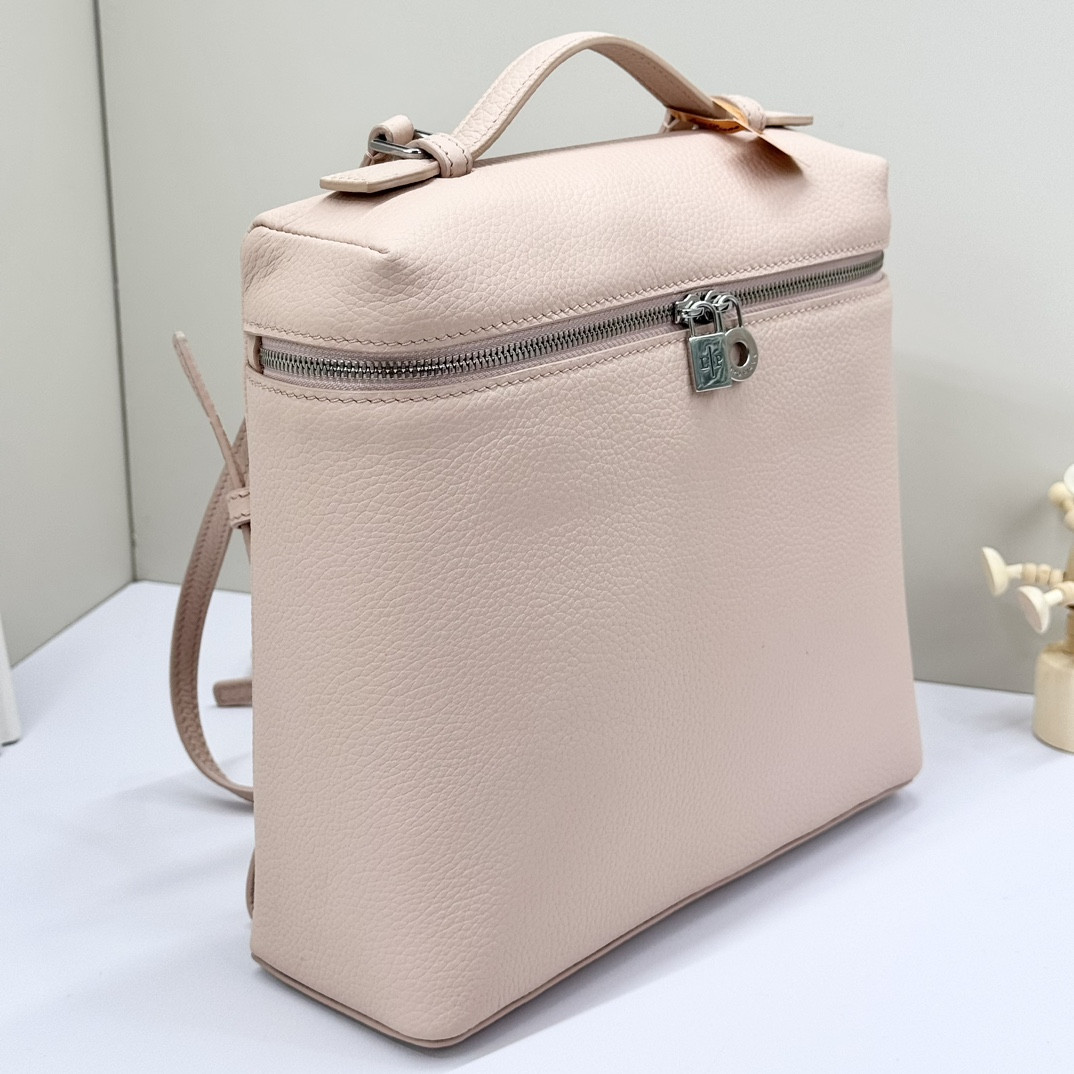 L0r0 P1ana Extra Pocket backpack L23.5 Grained Calfskin 23 x 21 x 8 cm