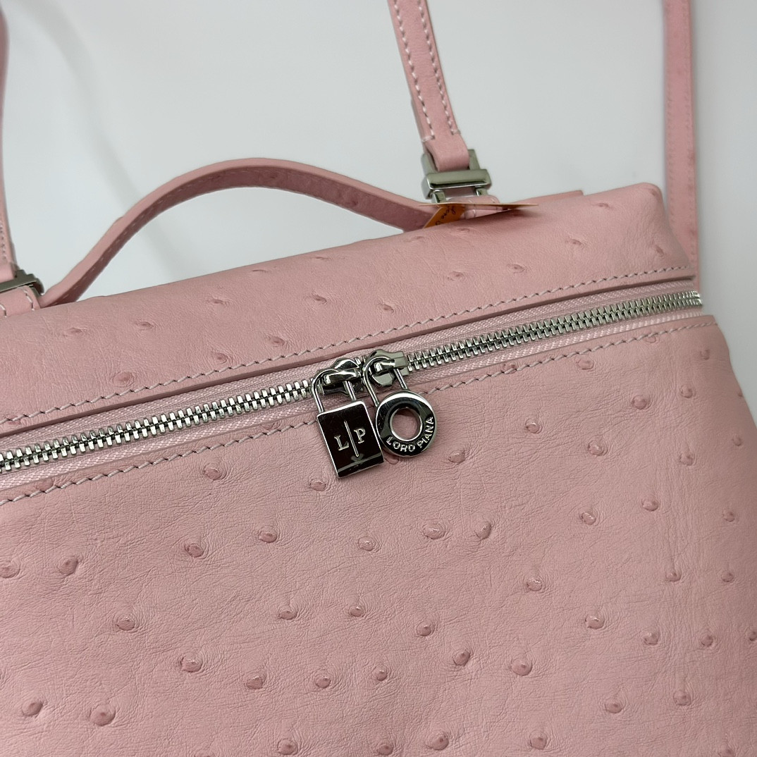L0r0 P1ana Extra Pocket backpack L23.5 Ostrich-grained Leather 23 x 21 x 8 cm