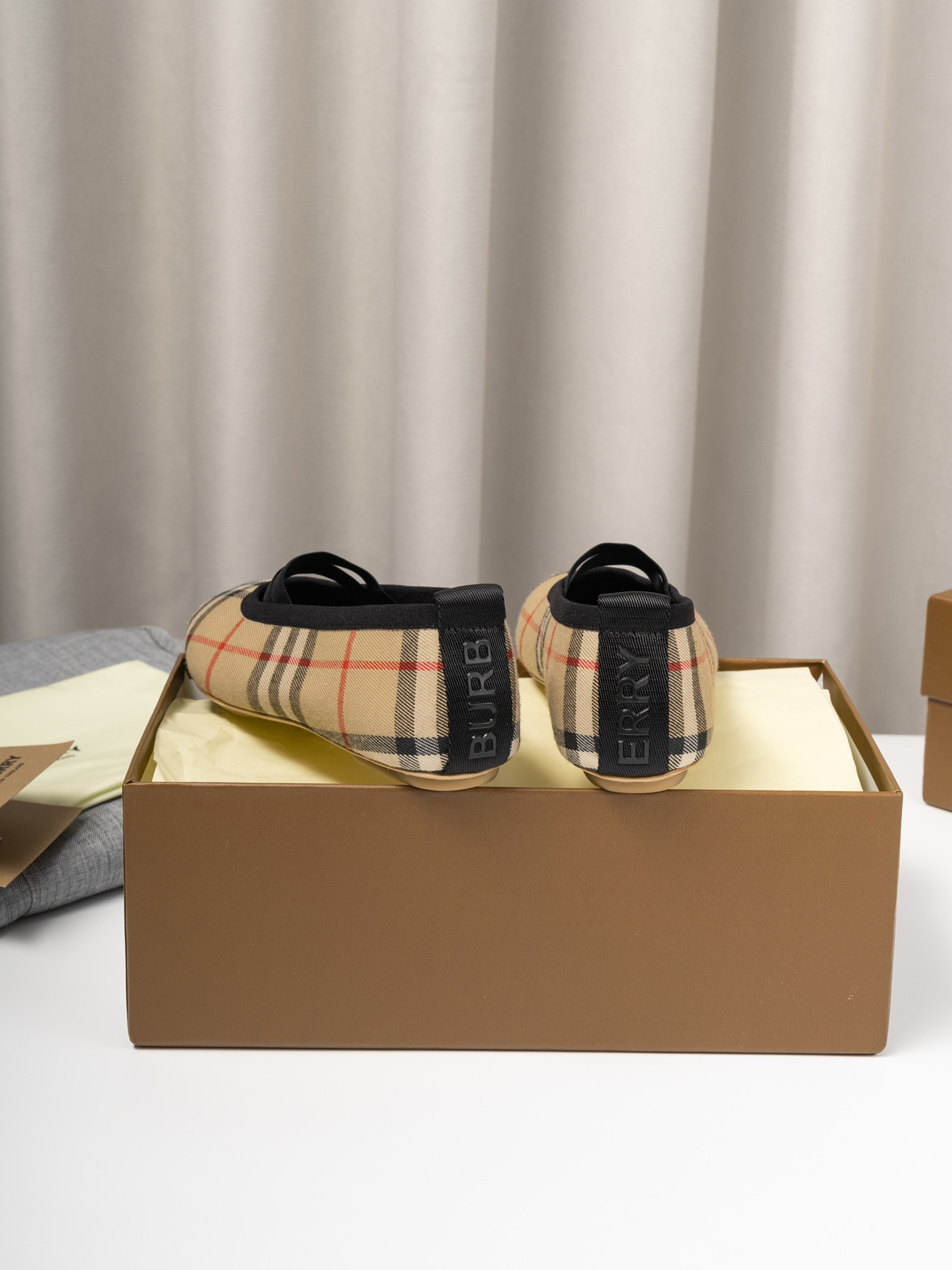 UA Bv*b*rry Check Mary Jane Flats