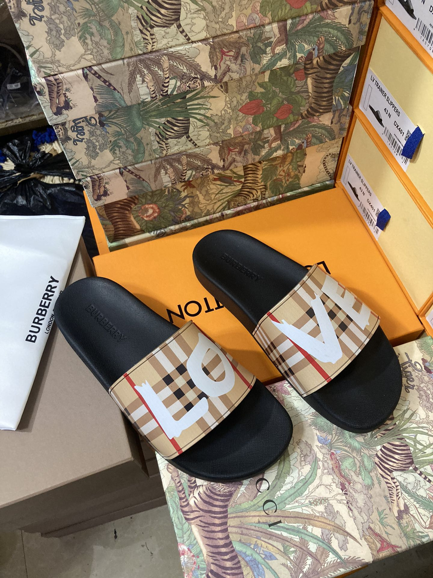 Bv*b*rry Check Slides