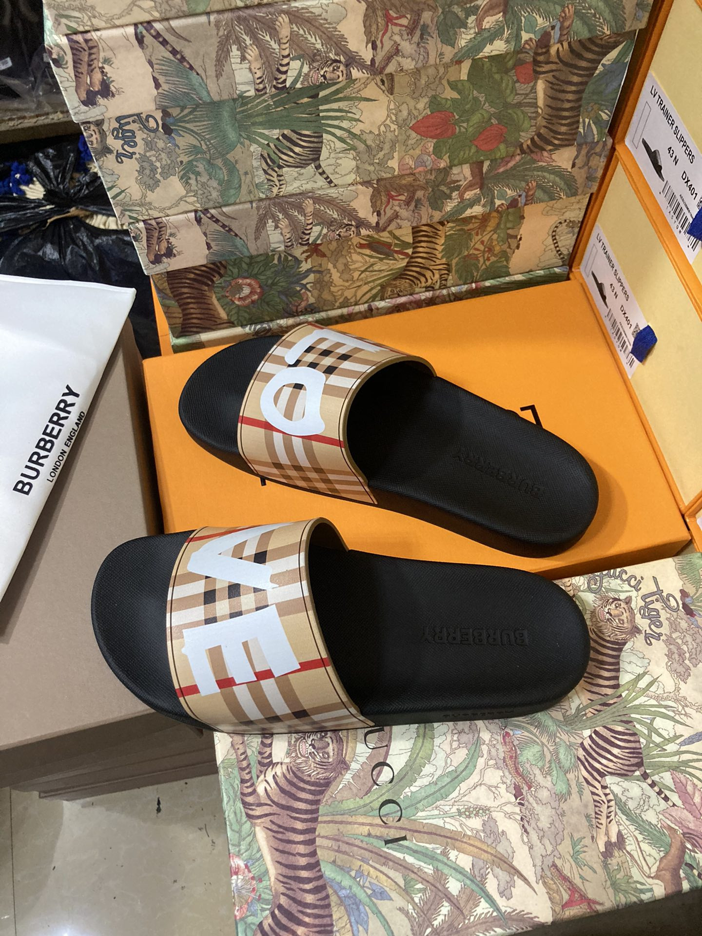 Bv*b*rry Check Slides