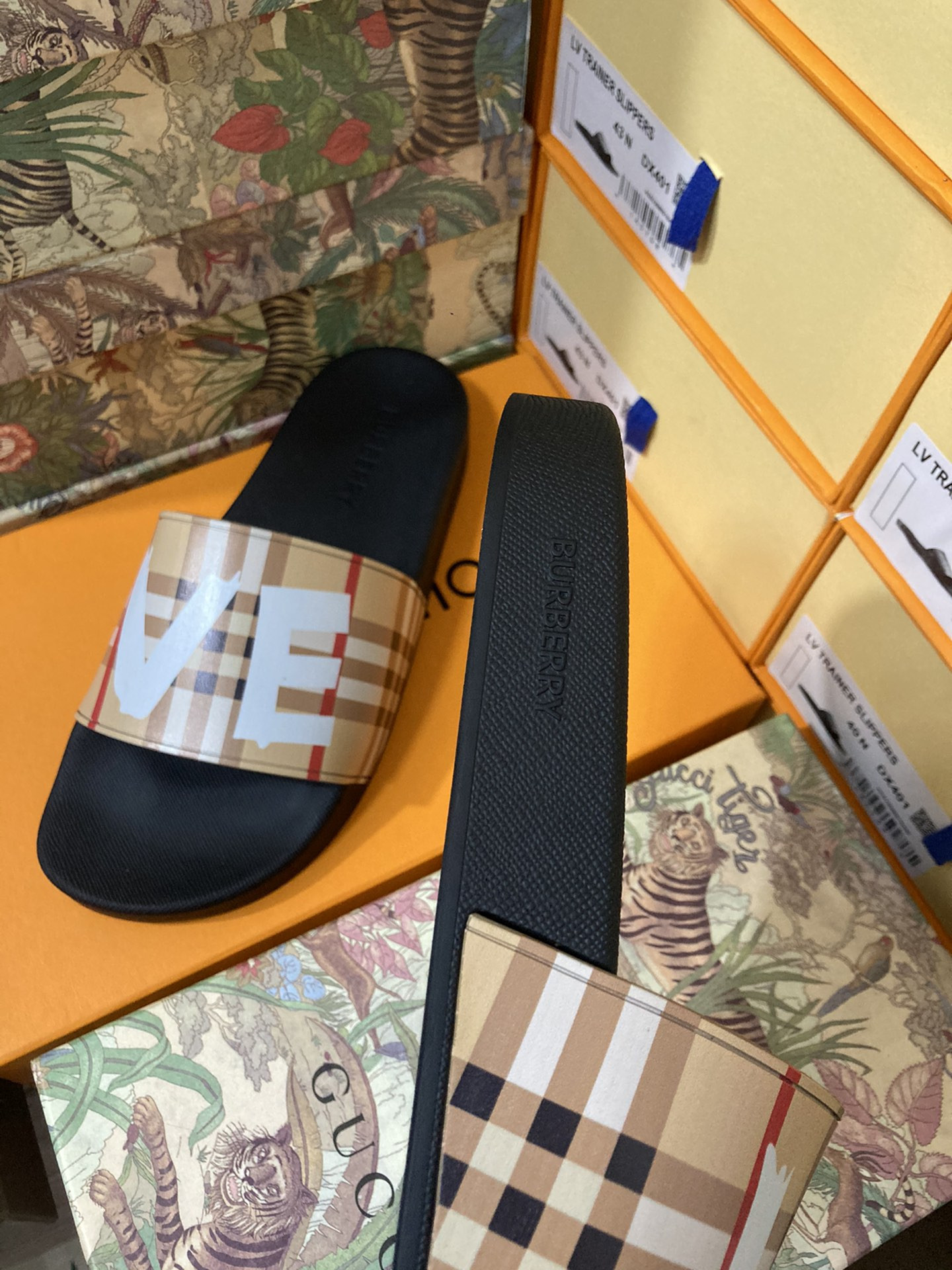 Bv*b*rry Check Slides