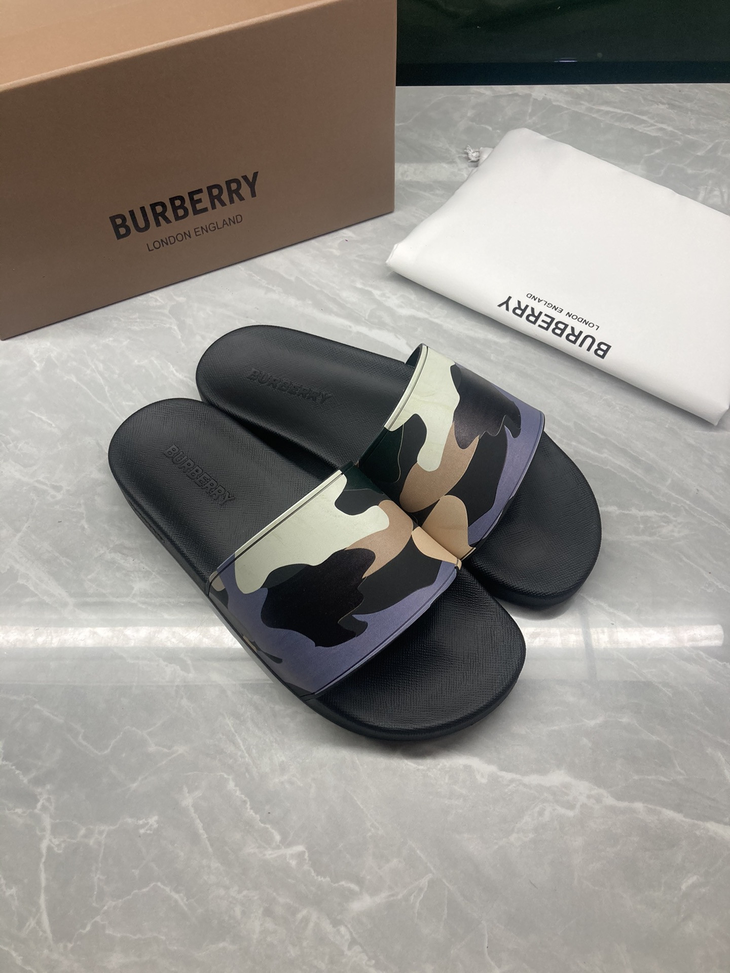 Bv*b*rry Slides