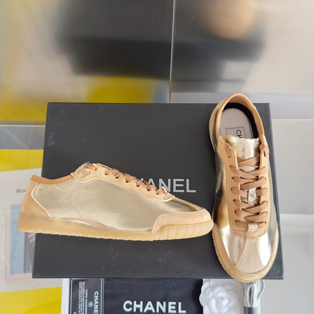 UA Ch**el SNEAKER