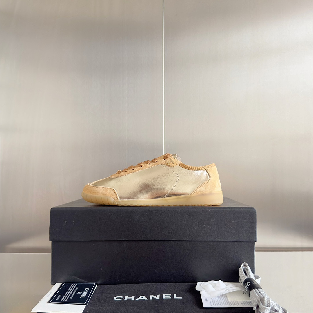 UA Ch**el SNEAKER