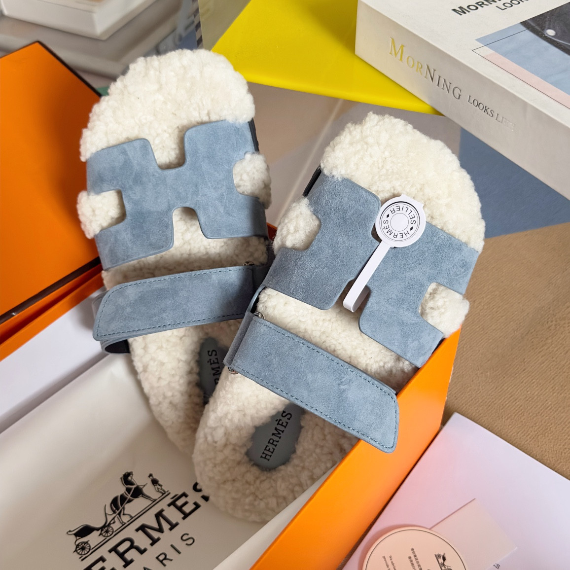 UA H**me5 Chypre sandal