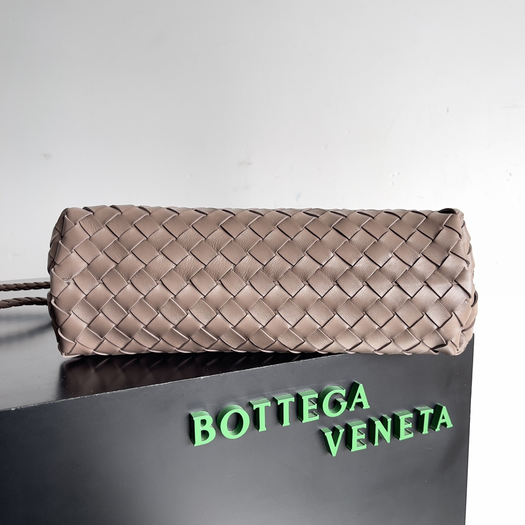 B0tt*ga Ven*ta East-West Andiamo 29x10x18CM