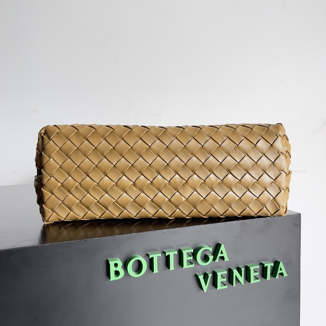 B0tt*ga Ven*ta Medium Andiamo 32x25x11CM
