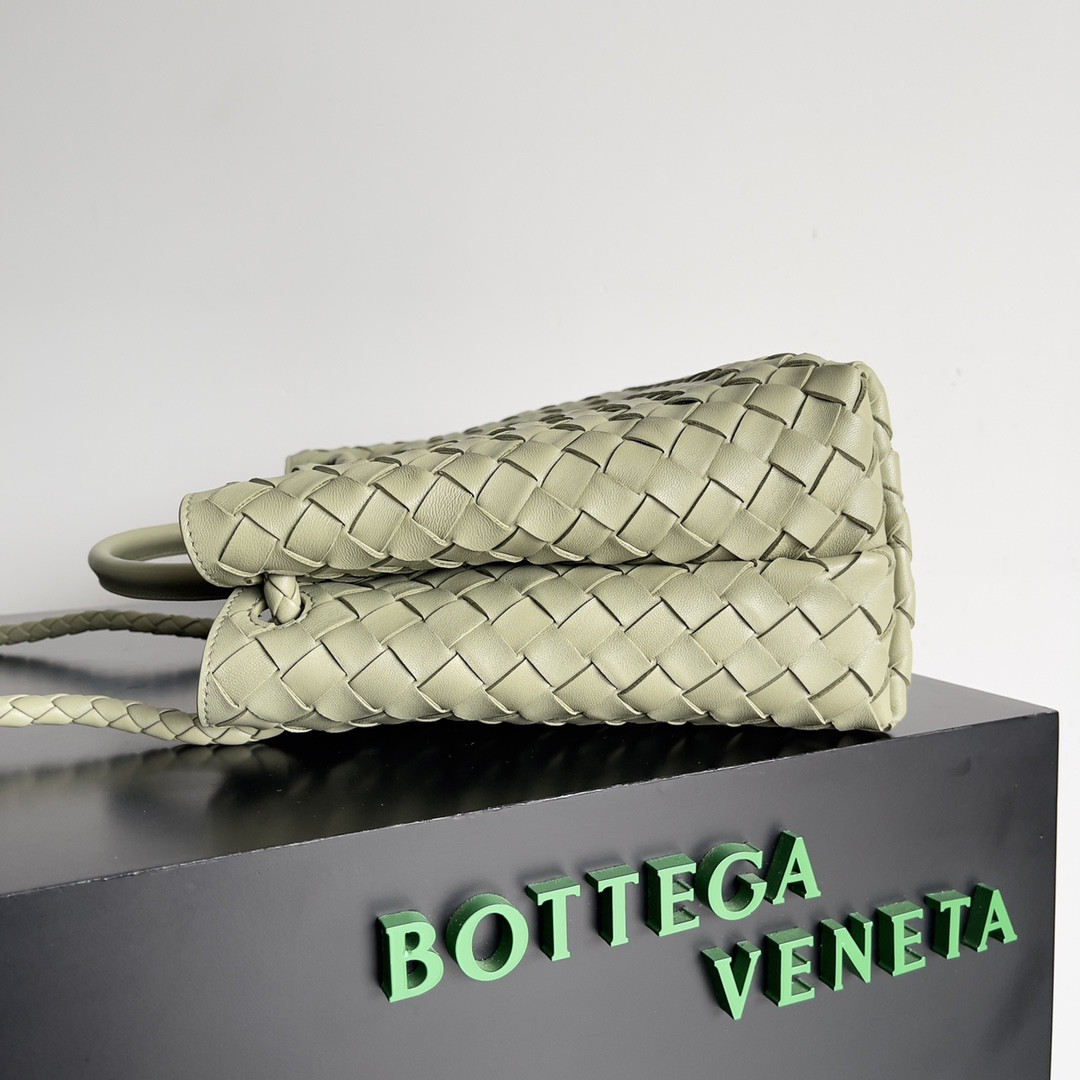 B0tt*ga Ven*ta Medium Andiamo 32x25x11CM