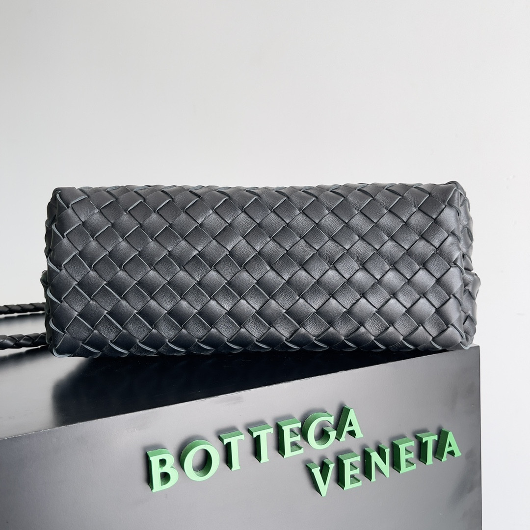 B0tt*ga Ven*ta Medium Andiamo 32x25x11CM