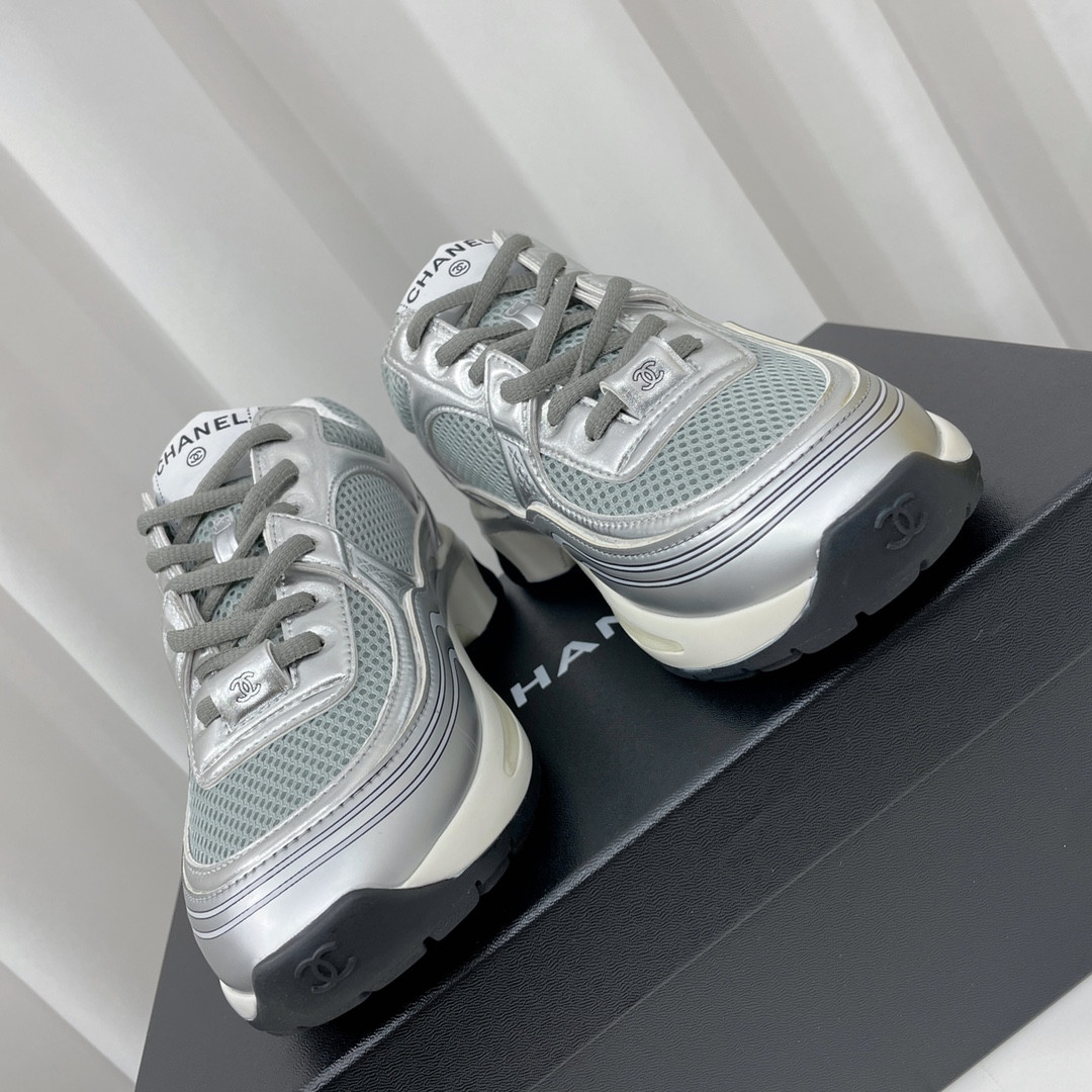 UA Ch**el SNEAKER
