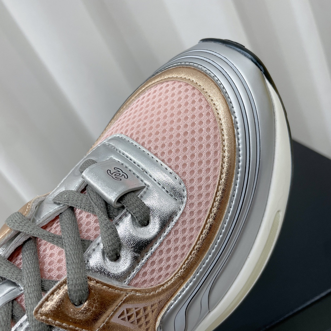 UA Ch**el SNEAKER