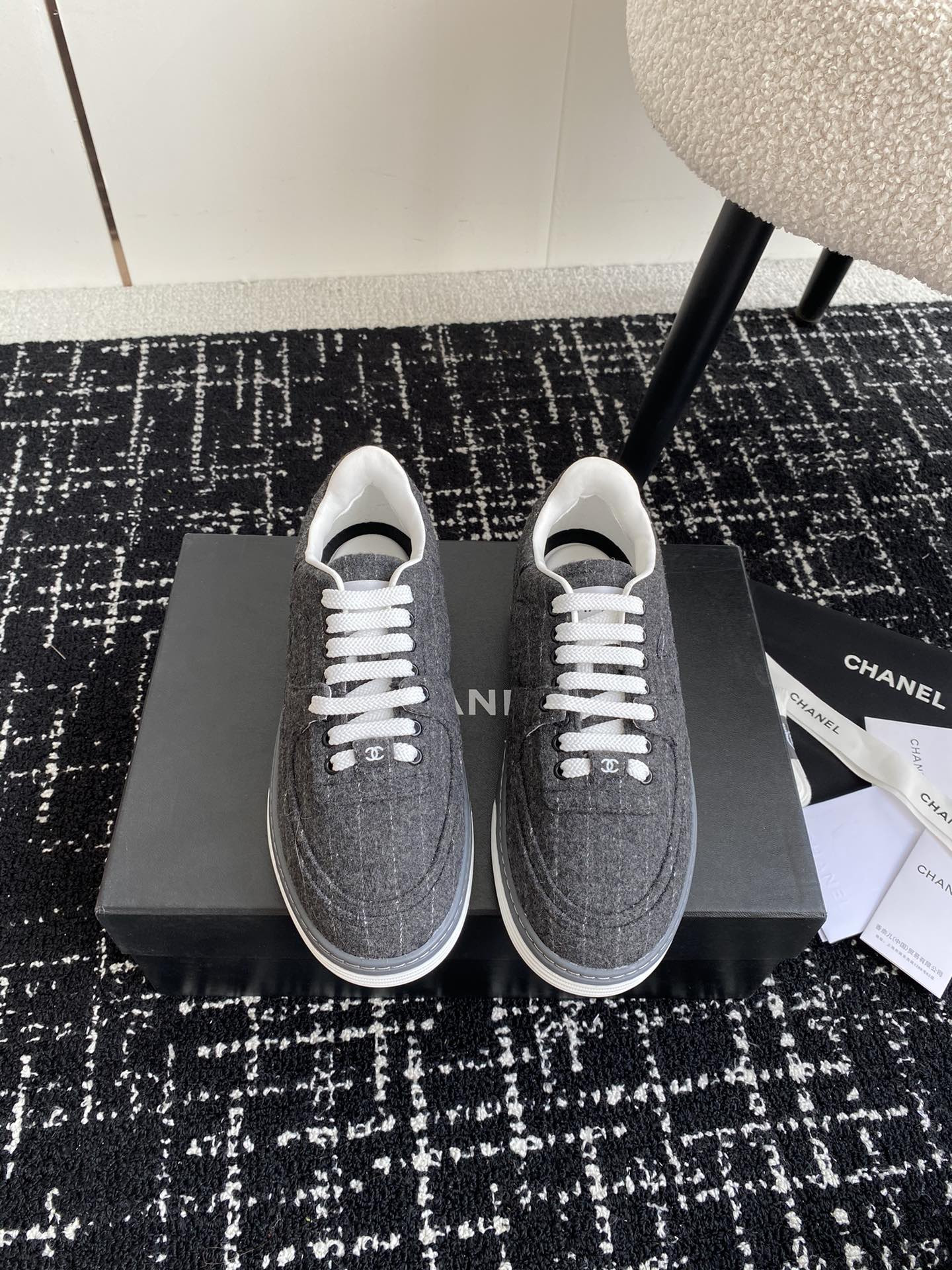 UA Ch**el SNEAKER